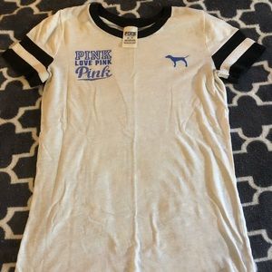 VS PINK tee